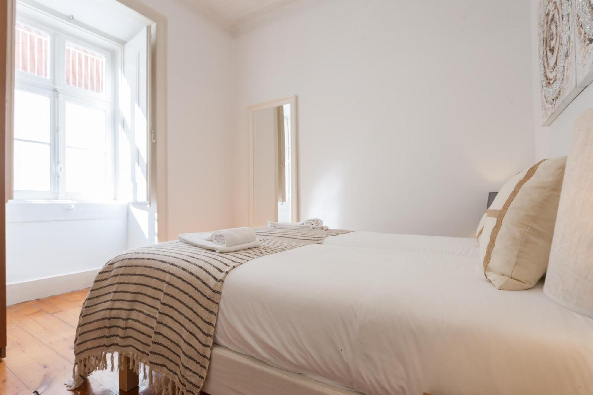 Tejo Vintage Three-Bedroom Apartment - By Lu Holidays Lisboa Exterior foto
